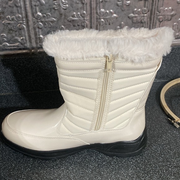 Easy Street Frazer Waterproof Women's Boots Size 9 M - Picture 2 of 11